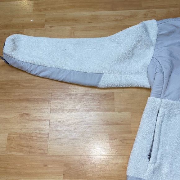 Women’s The North Face Denali Fleece Jacket - Picture 6 of 8